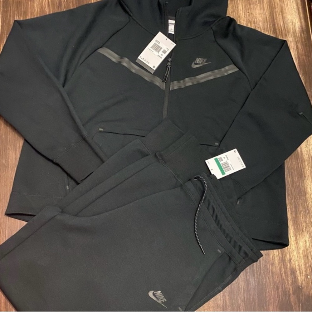 NWT Nike Sportswear Tech Fleece Women's Full-Zip Hoodie 2x and pants xxl